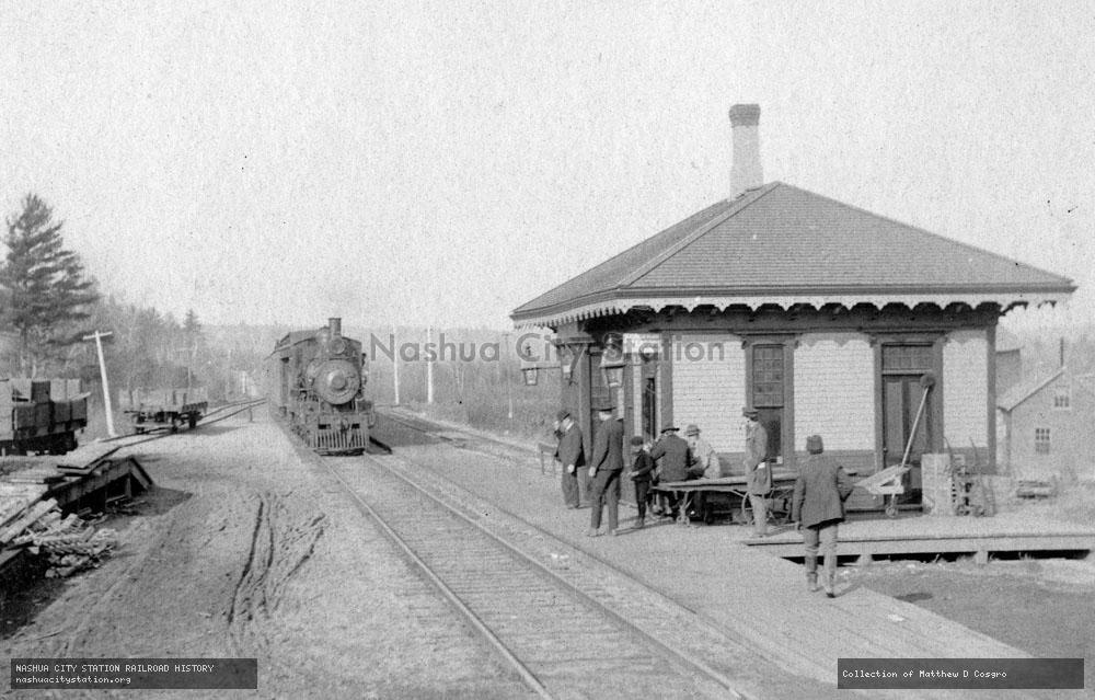 Postcard: Railroad Station, Warren, Maine